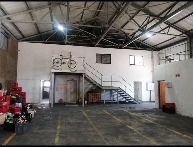 1,523M² WAREHOUSE TO LET IN NEW GERMANY